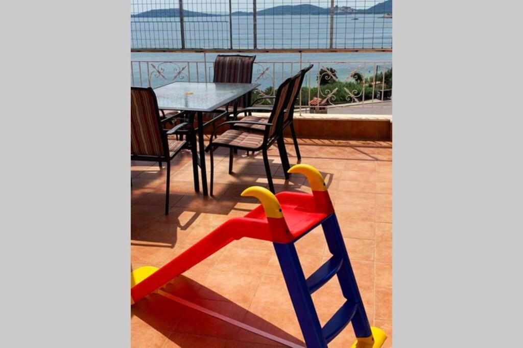 Port View House-Comfy Family Apartment-Panoramic View Néa Péramos Exteriör bild